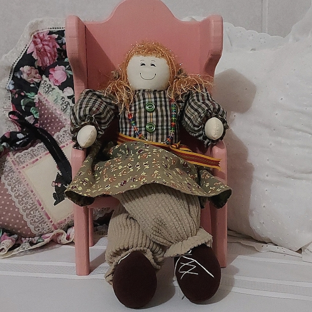 HOMEMADE PINK DOLLCHAIR
